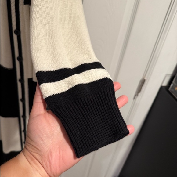 Black and White Striped Maxi Cardigan - Picture 4 of 6